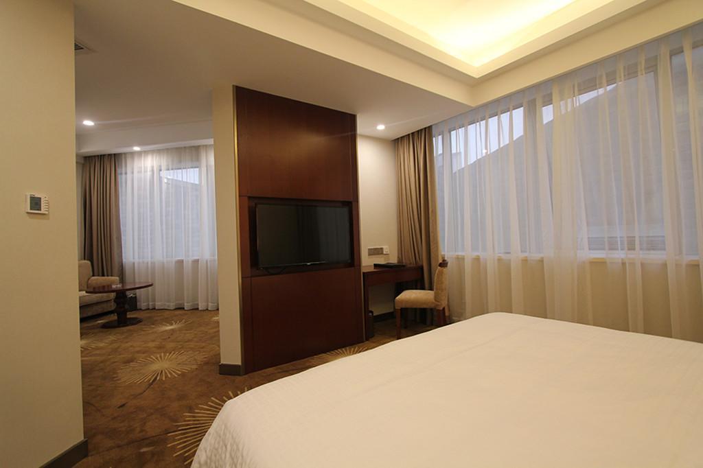 Celeste Palace International Hotel Jiangmen Dış mekan fotoğraf