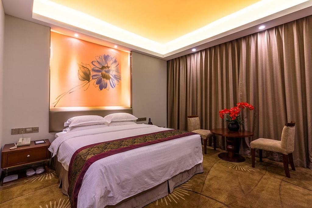 Celeste Palace International Hotel Jiangmen Dış mekan fotoğraf