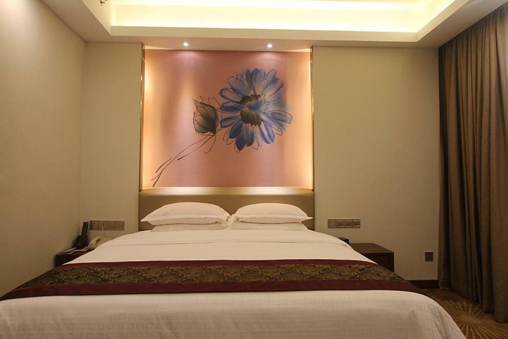 Celeste Palace International Hotel Jiangmen Dış mekan fotoğraf