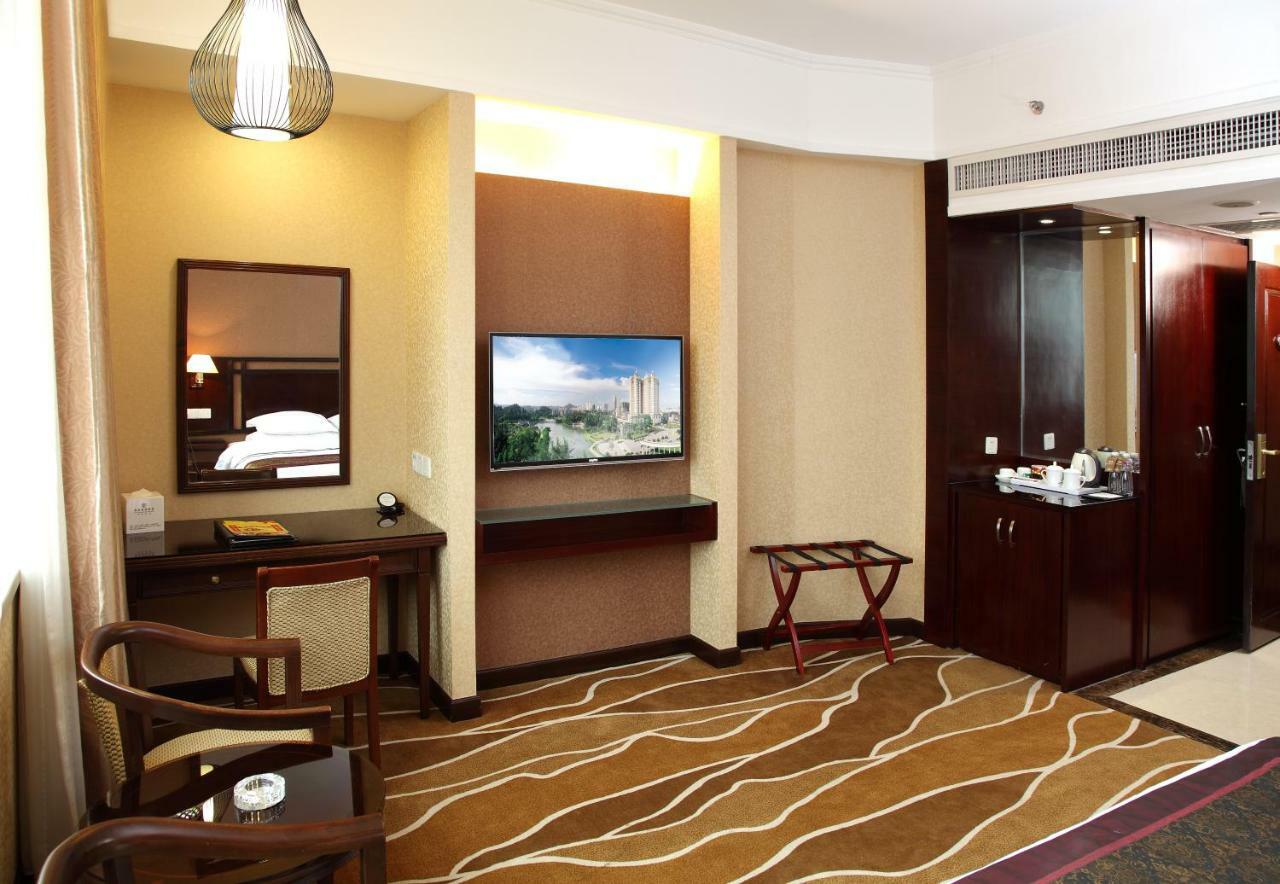 Celeste Palace International Hotel Jiangmen Dış mekan fotoğraf